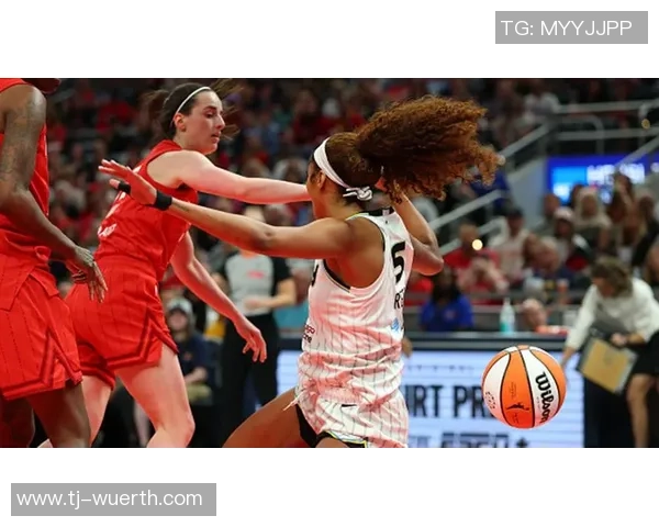 印第安纳狂热与凤凰城水星的激烈对决精彩瞬间回顾与分析