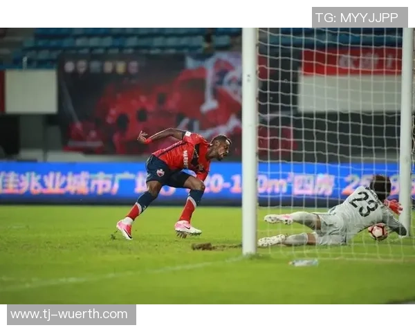 广州富力与深圳佳兆业激战正酣直播盛况不容错过