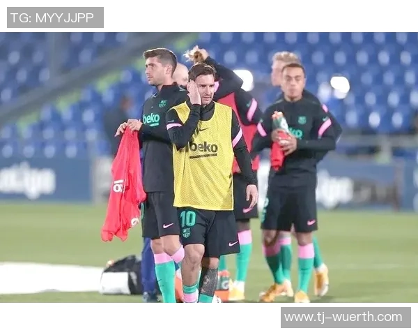 尤文图斯与巴萨首回合对决精彩回顾及赛后分析