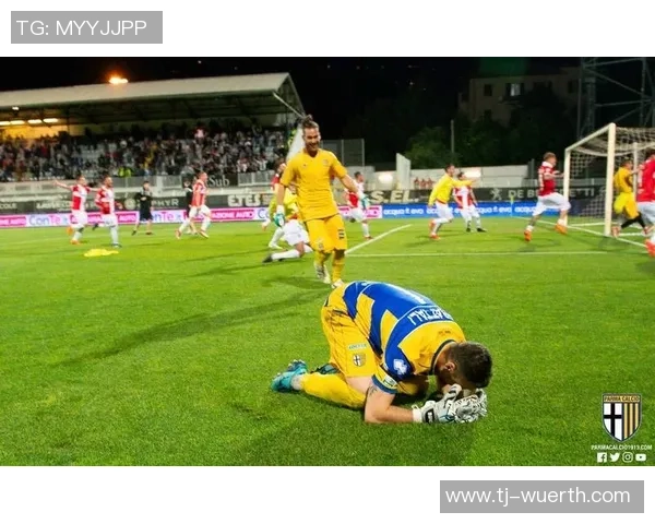 维图斯博洛尼亚对阵萨萨里比赛比分分析与精彩瞬间回顾